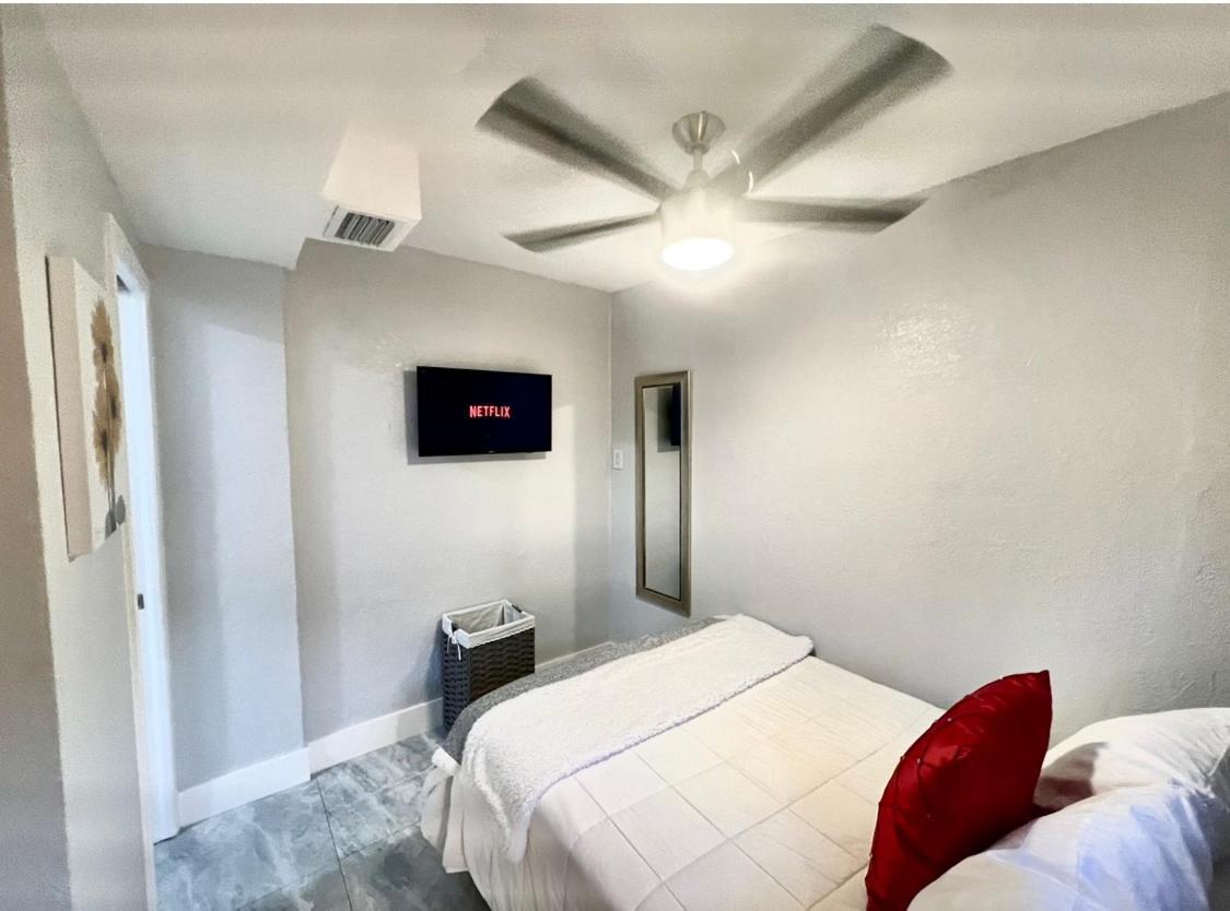 Little Gables Studio-Your Miami Escape-10Min Airport Exterior photo
